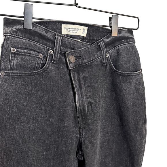 Abercrombie & Fitch 90's Slim Straight Jean Ultra High Rise Black Size 0 Short - Picture 5 of 6